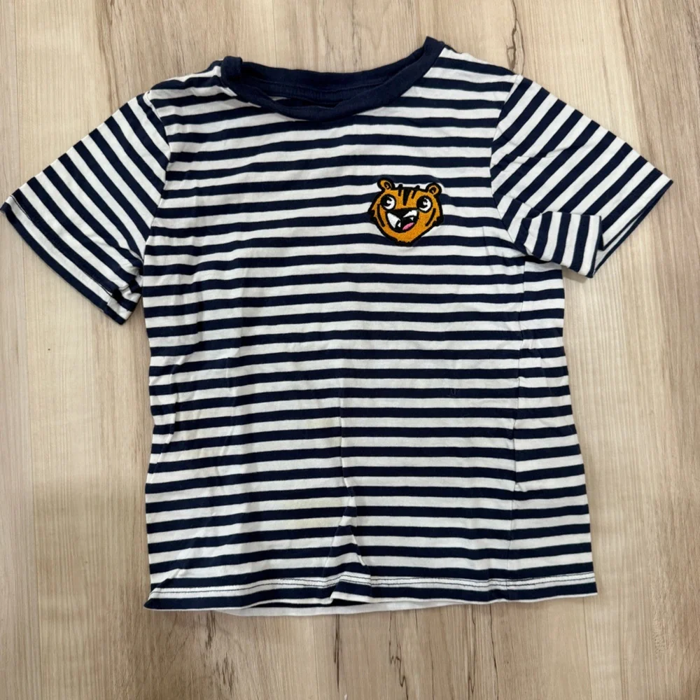 H&M Striped Navy and White Kids Shirt with Tiger Patch Size 3-4 T